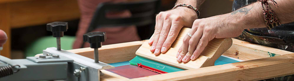 Screen printing vs. digital printing explained